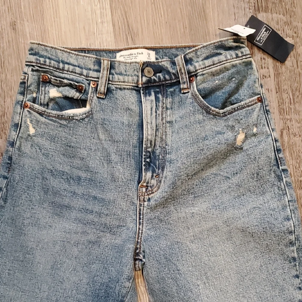 Abercrombie & Fitch Ankle Straight High Rise Jeans - Picture 3 of 8